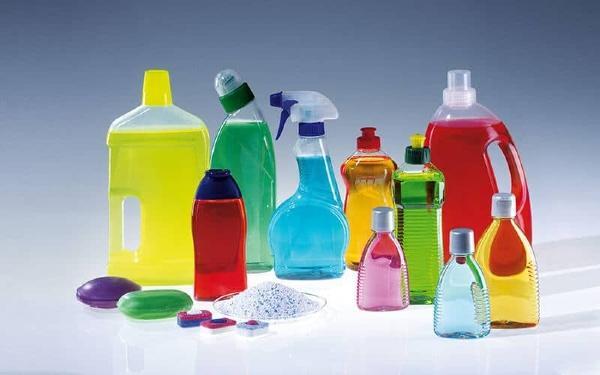 Sử dụng dung dịch vệ sinh chuyên dụng